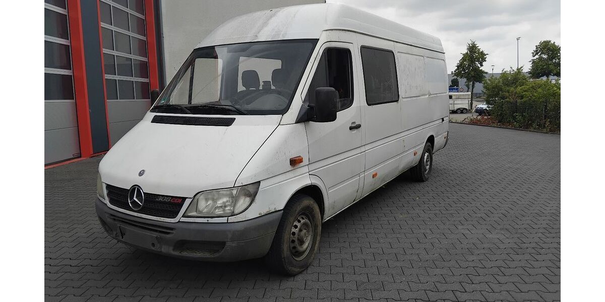 Mercedes-Benz Sprinter 218.000 km 3.950 &euro; Essen 45356
