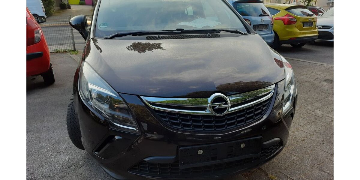 Opel Zafira Tourer 175.000 km 5.650 &euro; Essen 45276