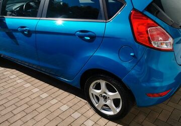 Ford Fiesta 205.000 km 2.700 &euro; Lünen 44532