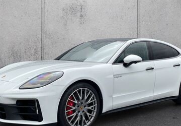 Porsche Panamera 16.162 km 123.680 &euro; Recklinghausen 45665