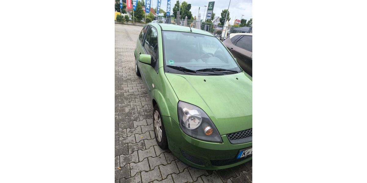 Ford Fiesta 98.000 km 2.222 &euro; Marl 45770