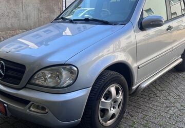 Mercedes-Benz ML 270 259.000 km 4.870 &euro; Recklinghausen 45657